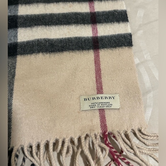 Burberry Check Cashmere Scarf - Picture 2 of 9